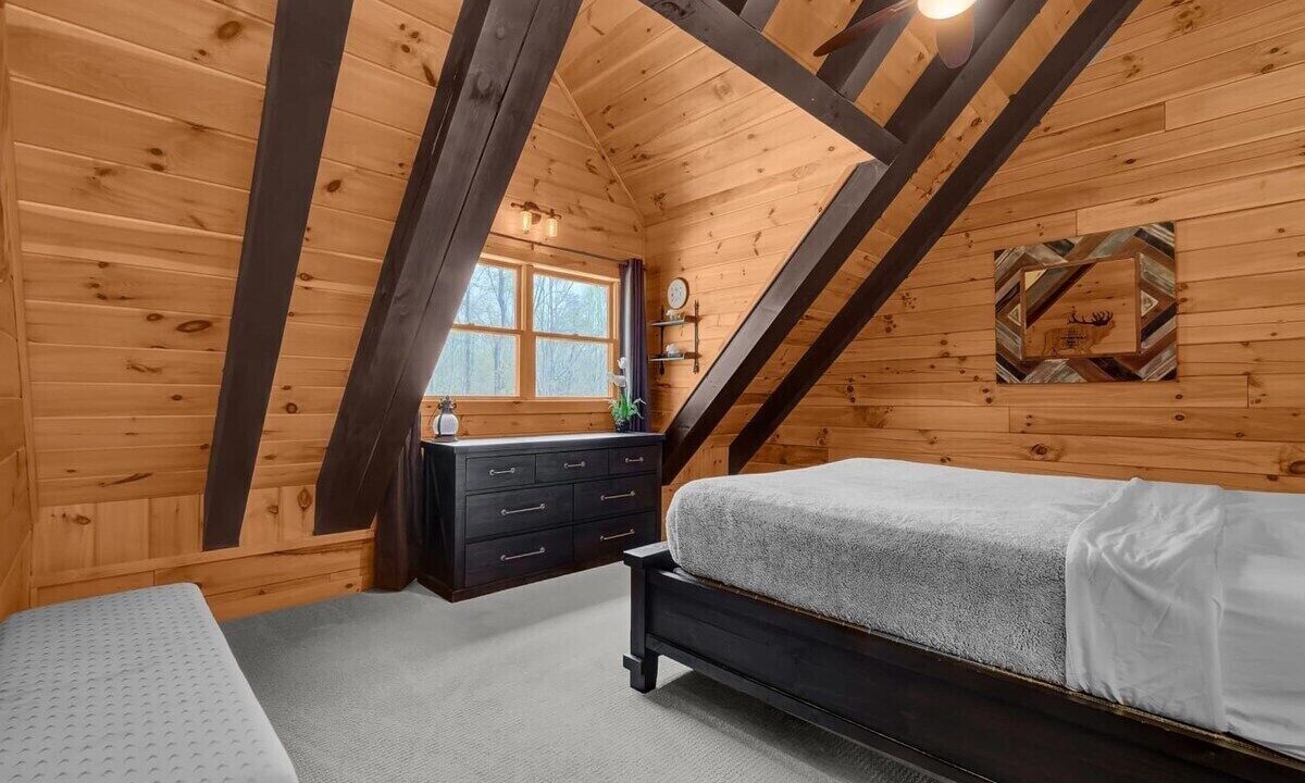 Photo of Bedroom in Sugar Grove