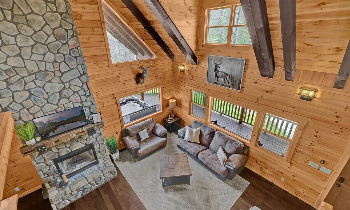 Photo of Livingroom in Sugar Grove