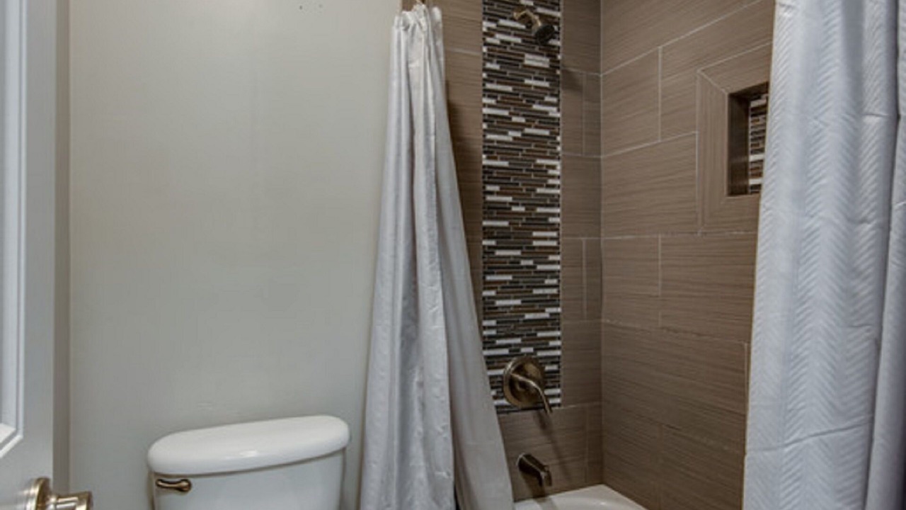 Photo of Bathroom in North Capitol