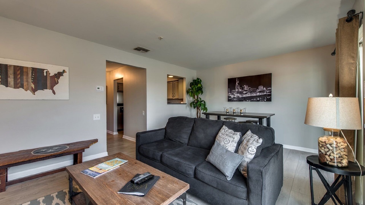 Photo of Livingroom in North Capitol