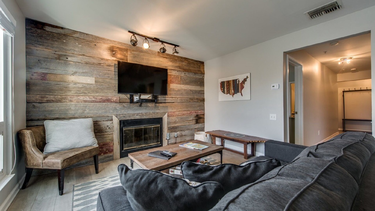 Photo of Livingroom in North Capitol