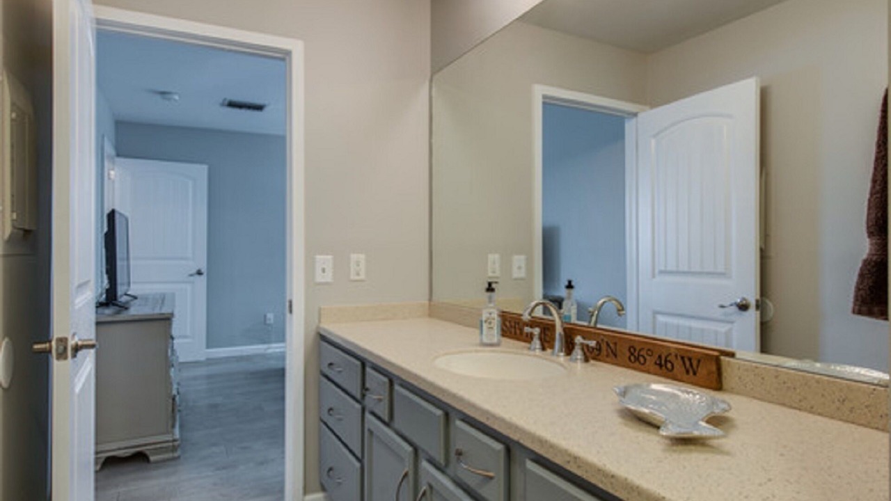 Photo of Bathroom in North Capitol