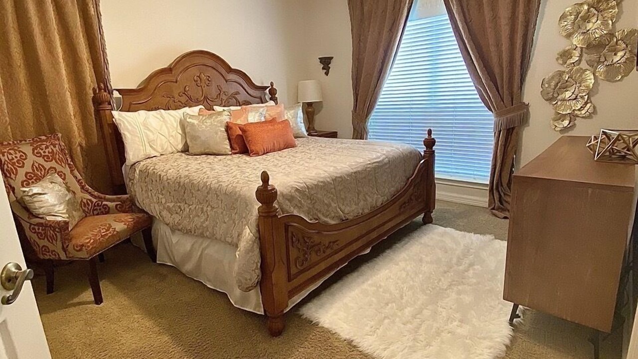 Photo of Bedroom in Flint
