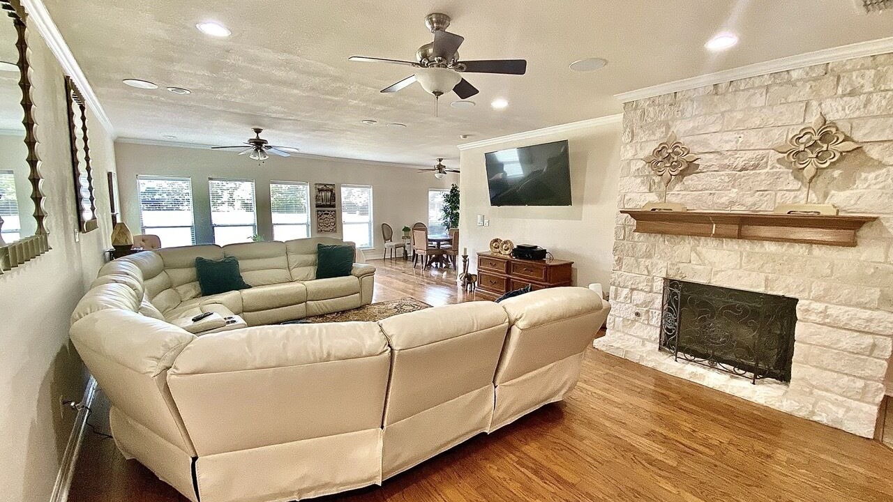 Photo of Livingroom in Flint