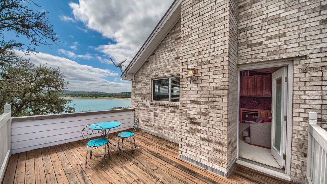 Photo of Patio Balcony in Canyon Lake