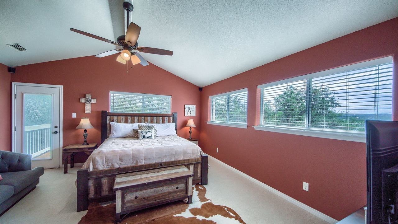 Photo of Bedroom in Canyon Lake