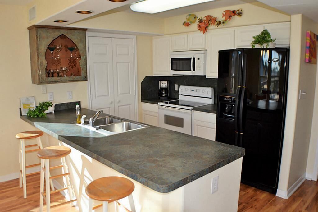 Photo of Kitchen in Jamaica Beach