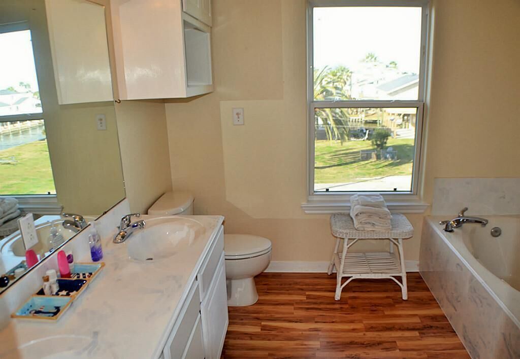 Photo of Bathroom in Jamaica Beach