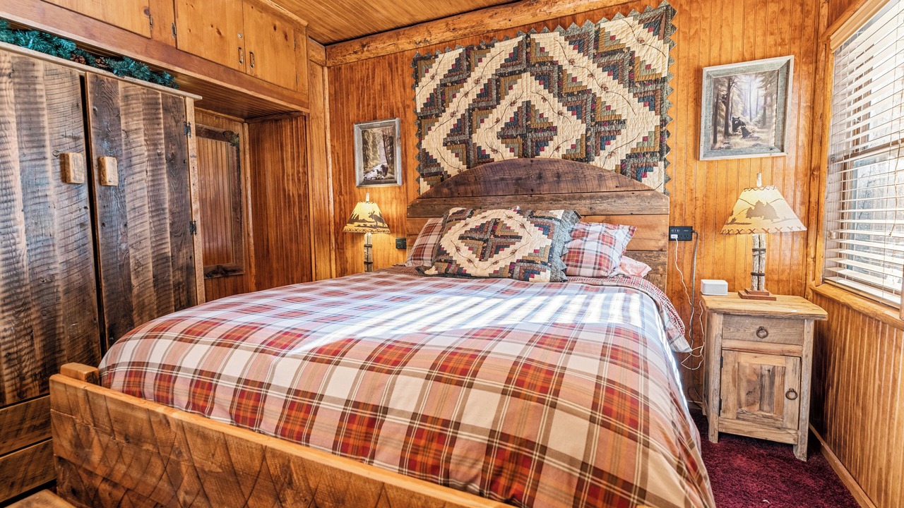 Photo of Bedroom in Big Bear Lake