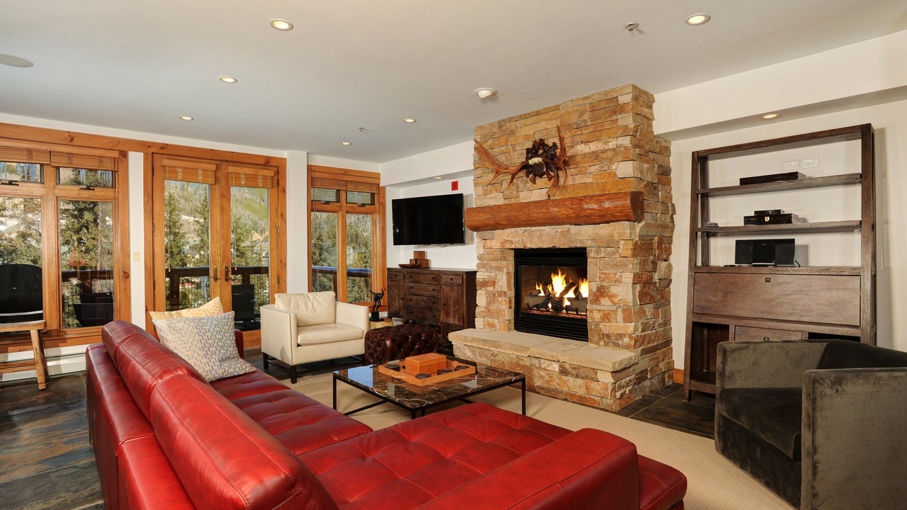 Photo of Livingroom in River Run