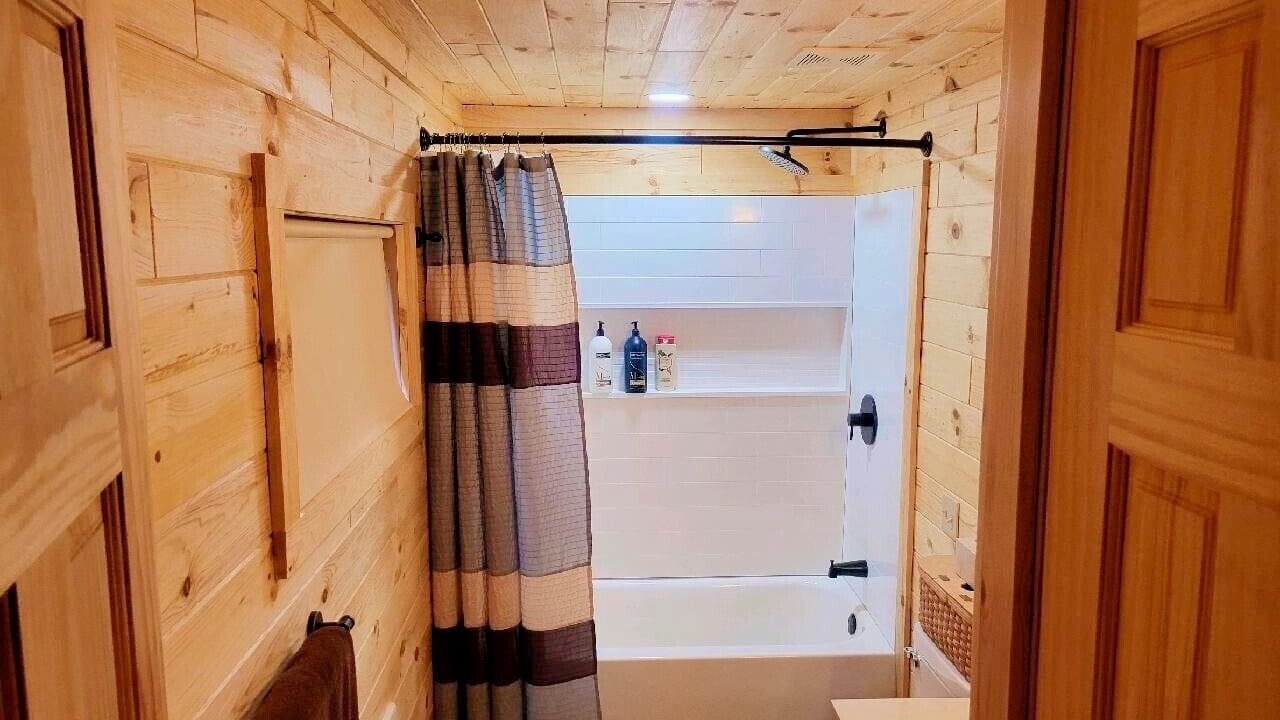 Photo of Bathroom in Ulysses