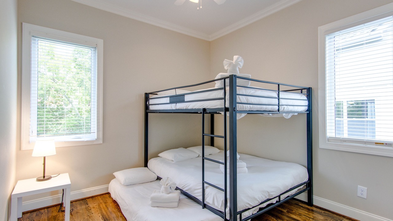 Photo of Bedroom in Urbandale Nations