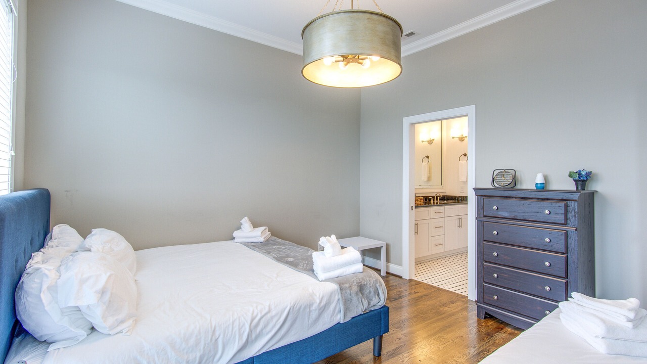 Photo of Bedroom in Urbandale Nations