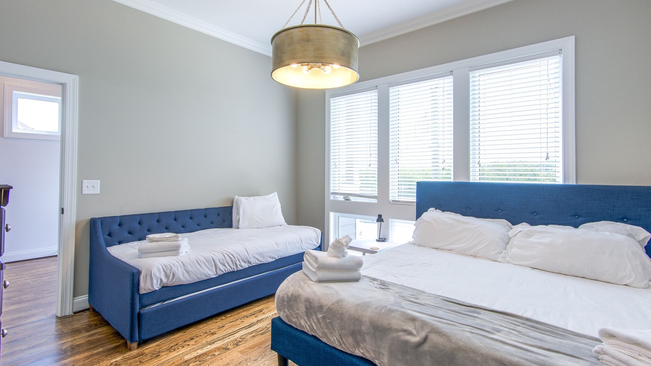 Photo of Bedroom in Urbandale Nations