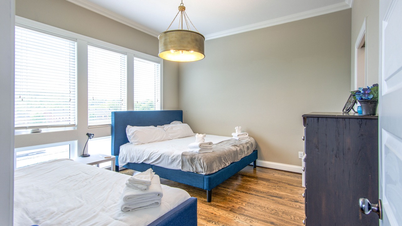 Photo of Bedroom in Urbandale Nations