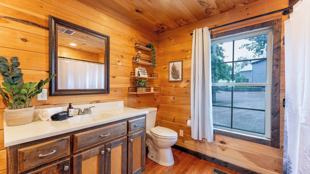 Photo of Bathroom in South Pittsburg