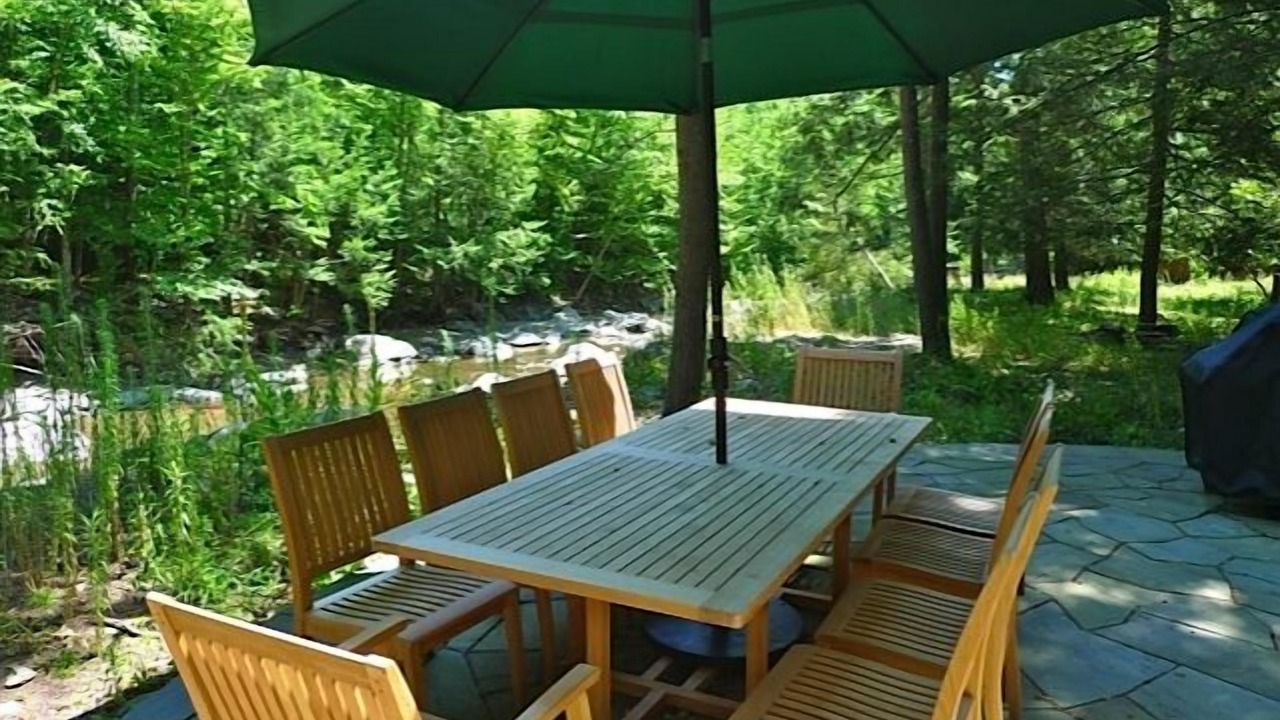 Photo of Outdoor in Lake Hill