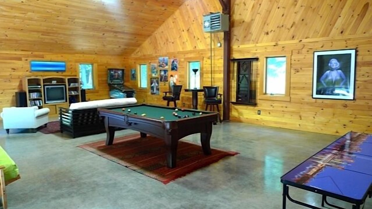 Photo of Bedroom in Lake Hill