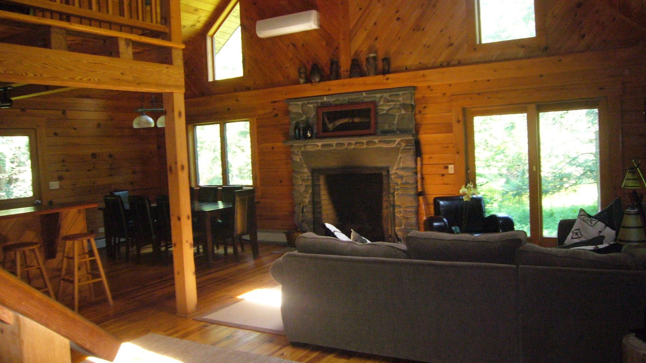 Photo of Bedroom in Lake Hill