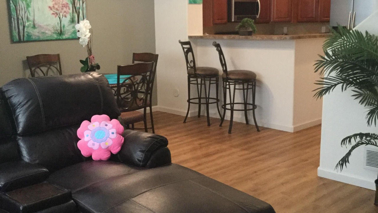 Photo of Livingroom in North Central Westminster