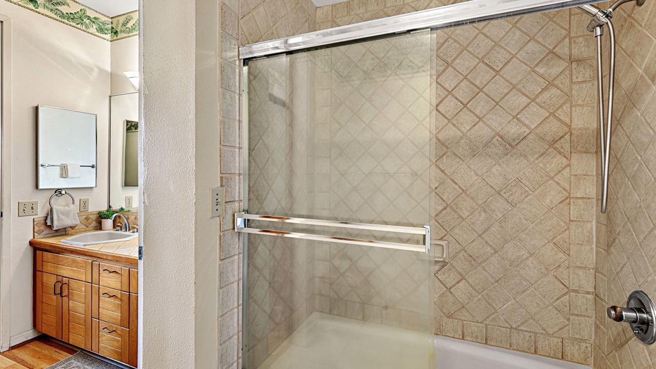 Photo of Bathroom in Kahana