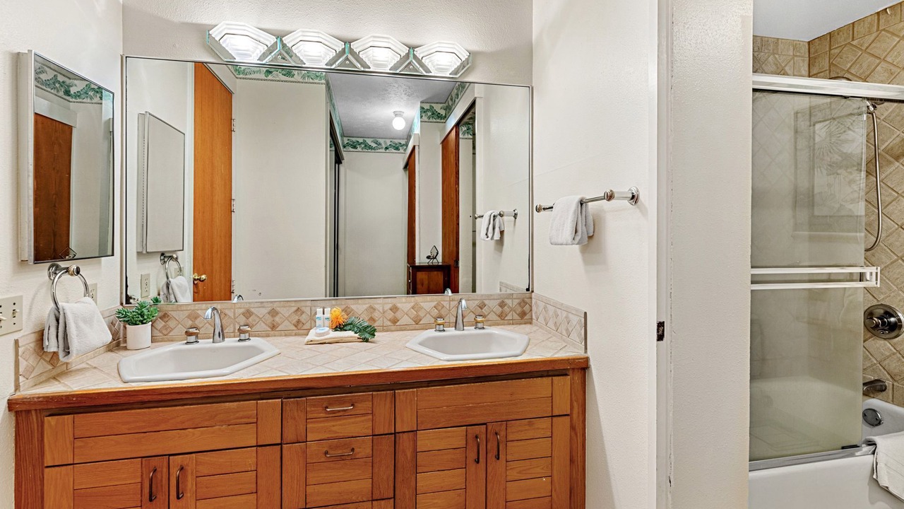 Photo of Bathroom in Kahana