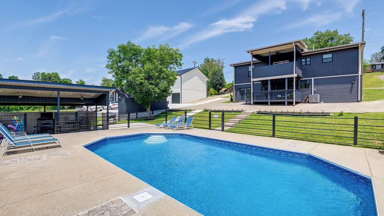 Photo of Outdoor in Barclay Drive