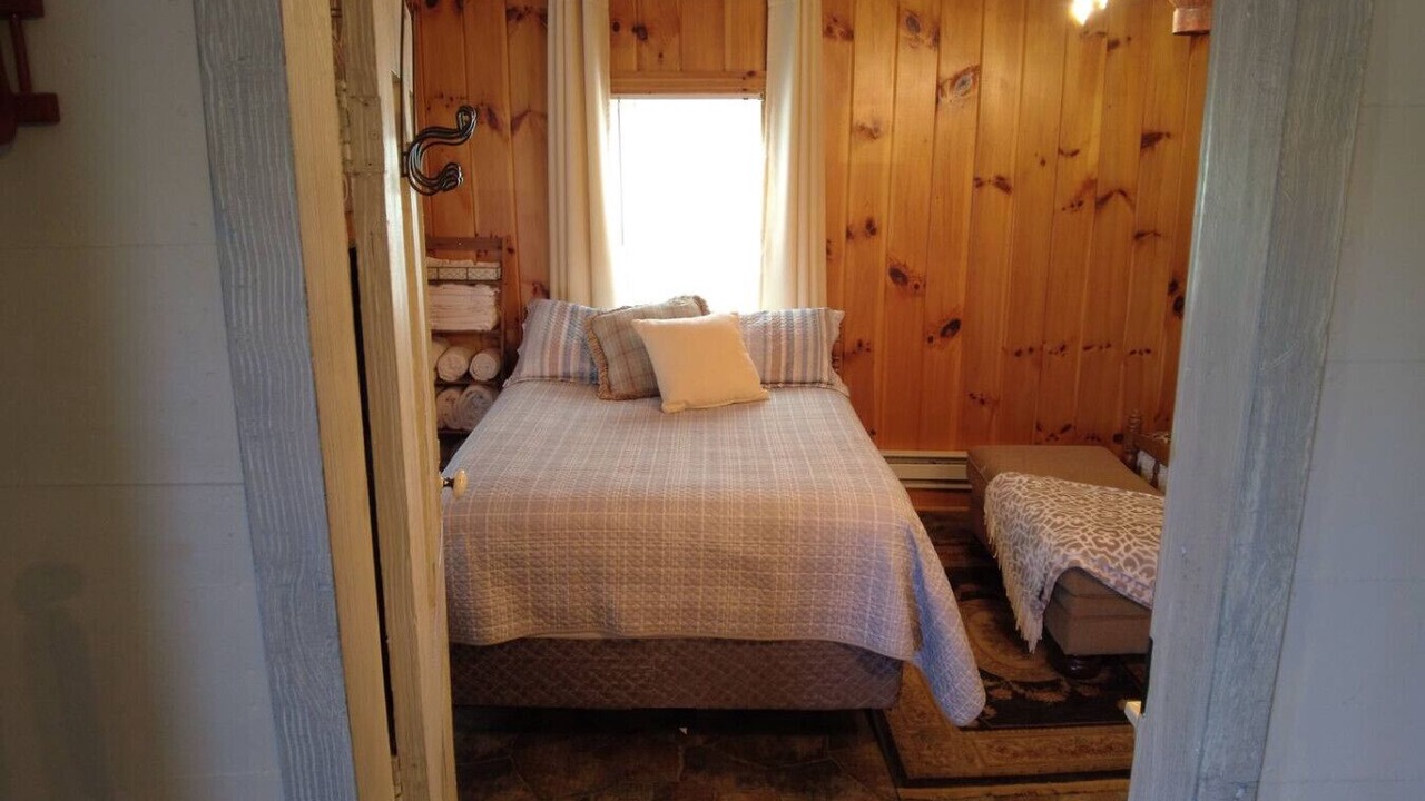 Photo of Bedroom in Burks Fork