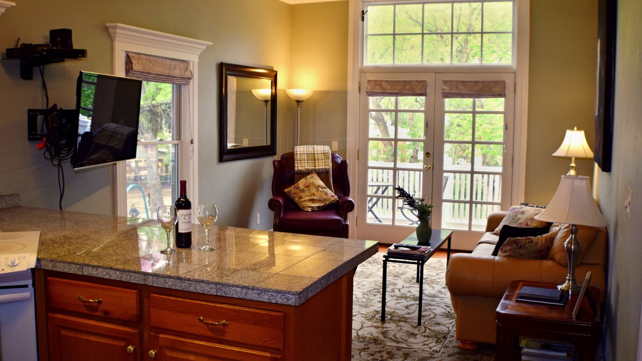 Photo of Livingroom in Manitou Springs Historic District