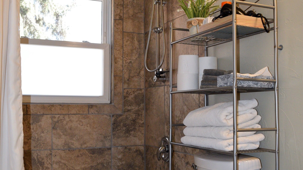 Photo of Bathroom in Manitou Springs Historic District
