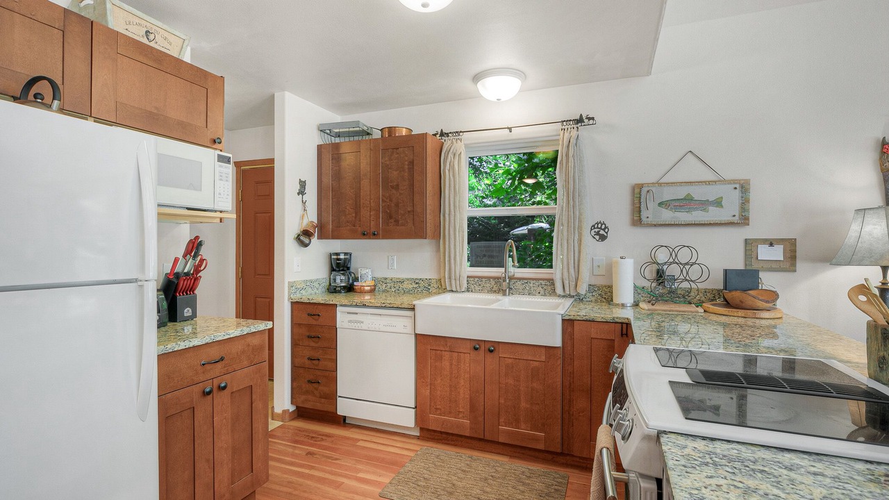 Photo of Kitchen in Gold Bar
