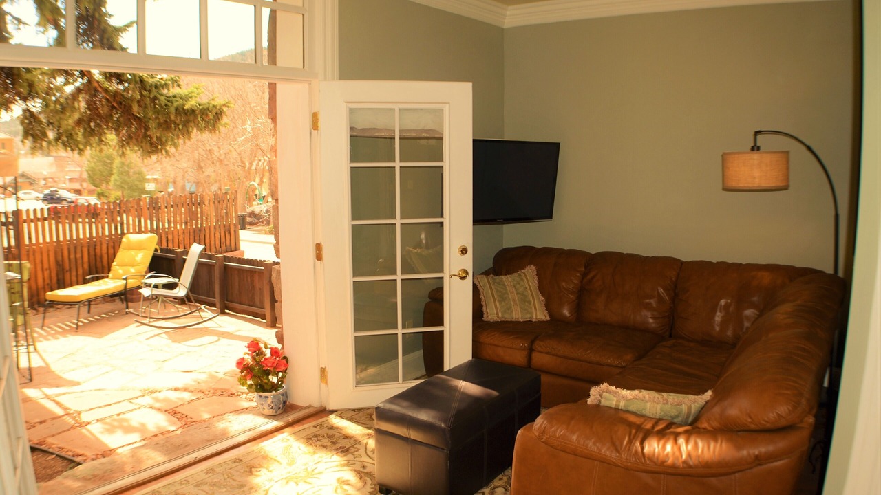 Photo of Bedroom in Manitou Springs Historic District