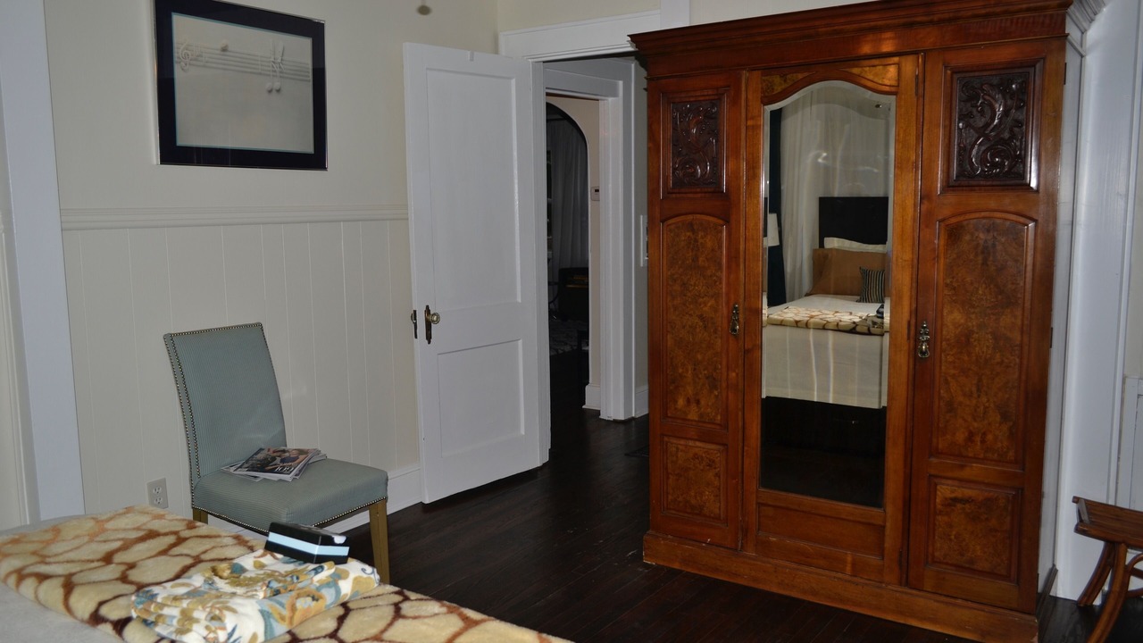 Photo of Bedroom in Jefferson Park