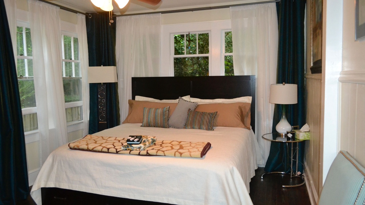 Photo of Bedroom in Jefferson Park