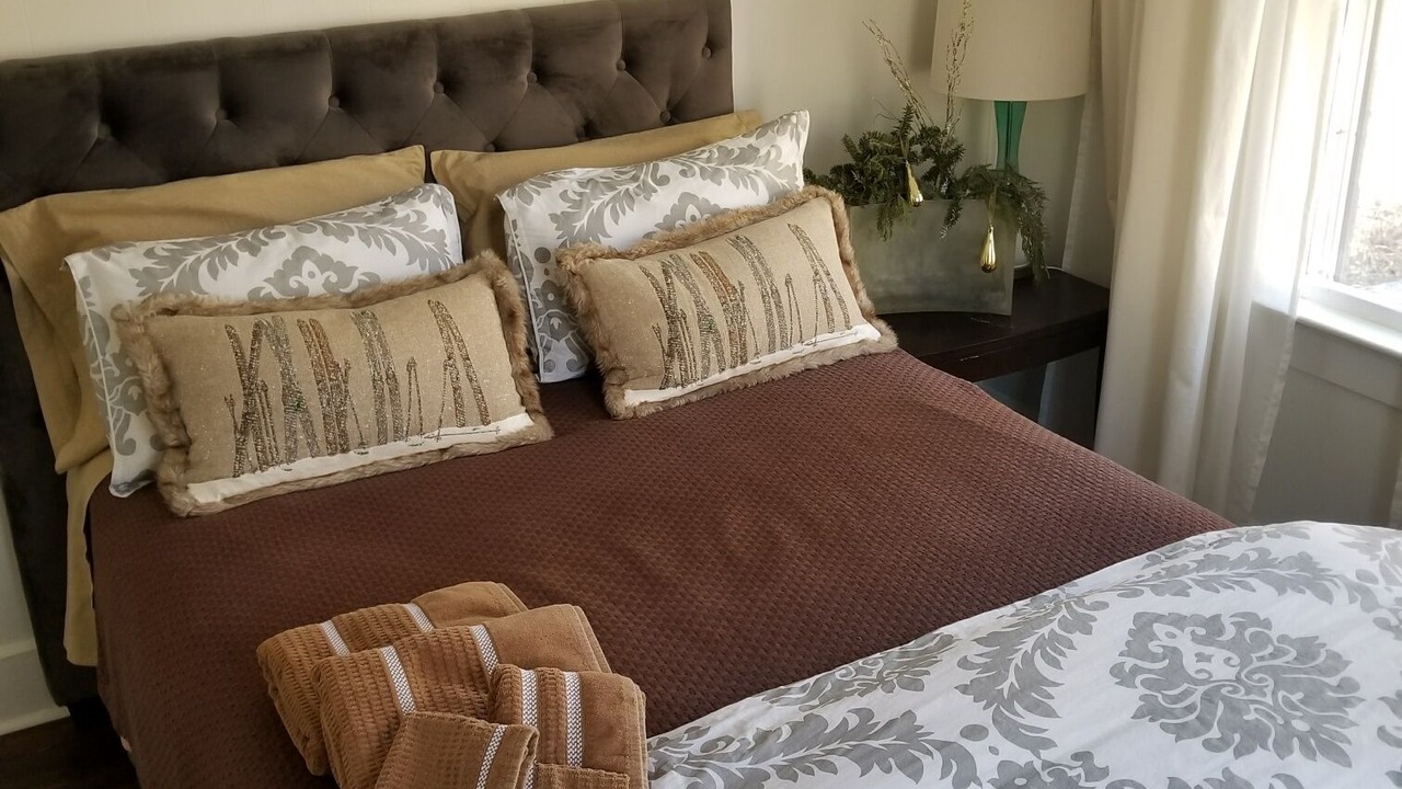 Photo of Bedroom in Jefferson Park