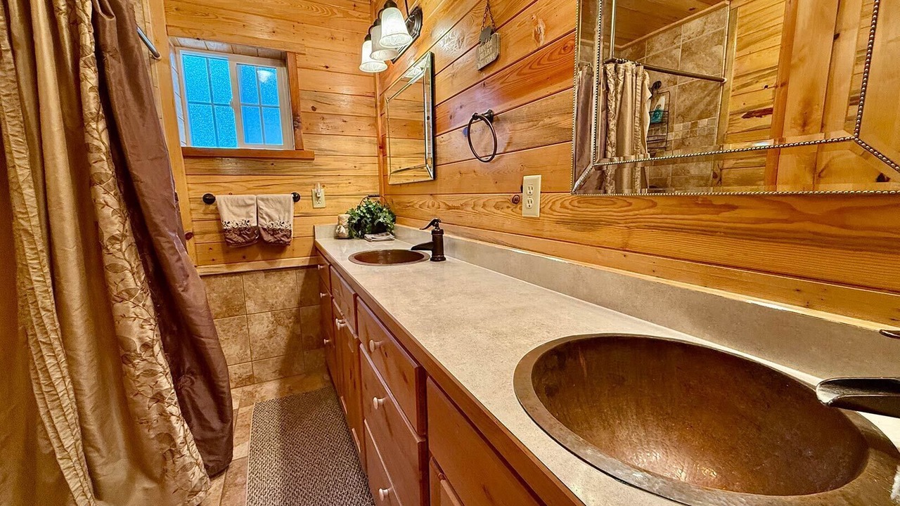 Photo of Bathroom in Glendale