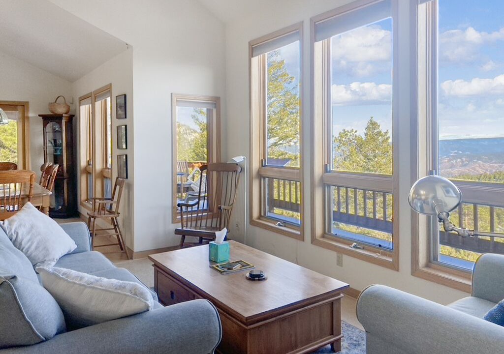 Photo of Bedroom in Richmond Hill Corridor
