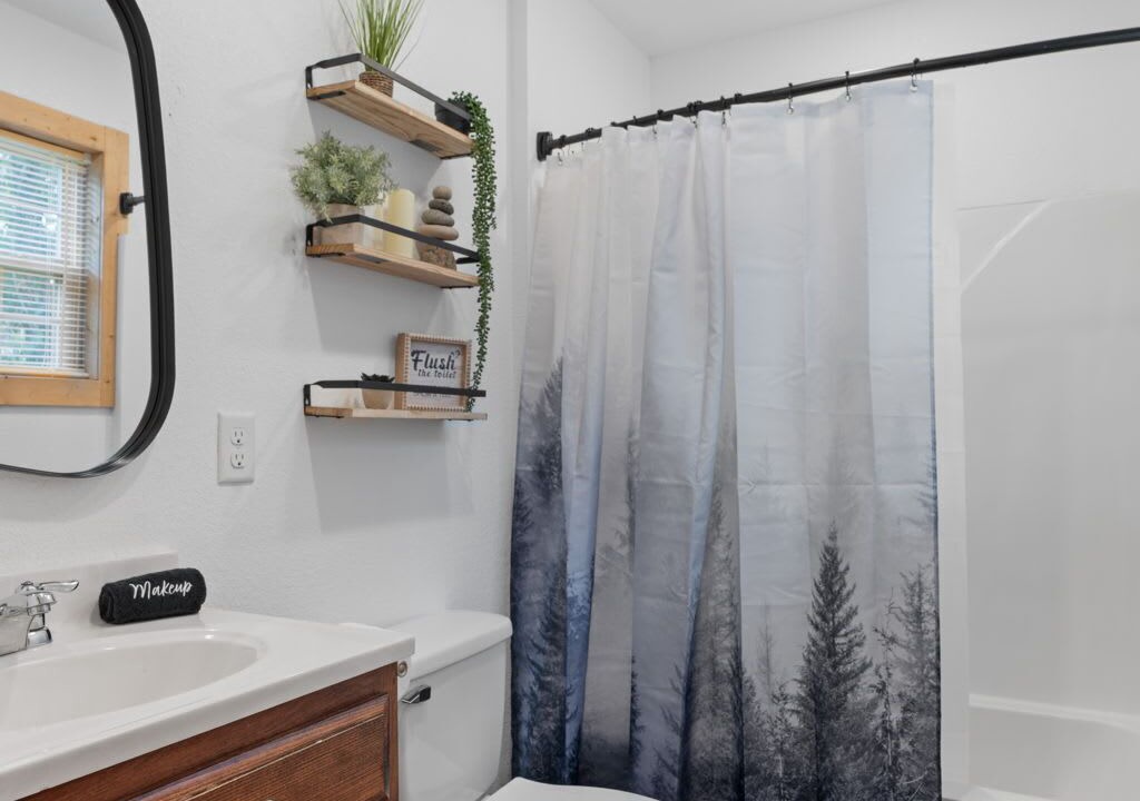 Photo of Bathroom in South Pittsburg