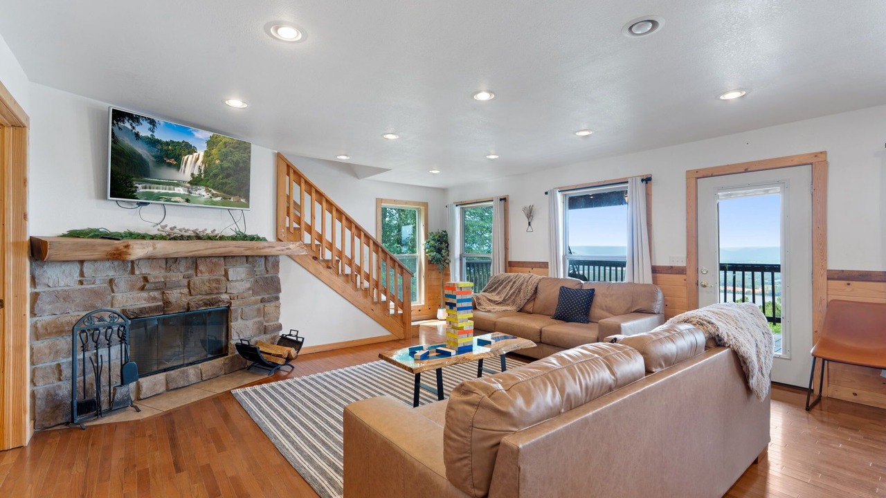 Photo of Livingroom in South Pittsburg