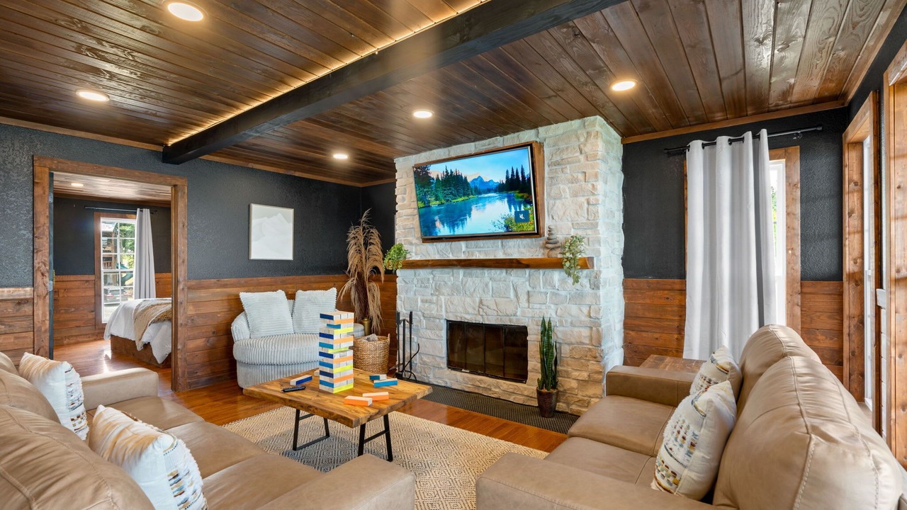 Photo of Livingroom in South Pittsburg