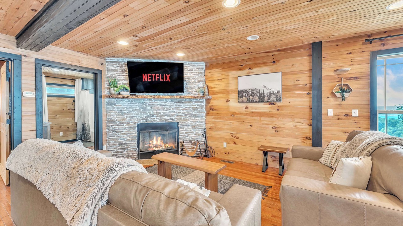 Photo of Livingroom in South Pittsburg