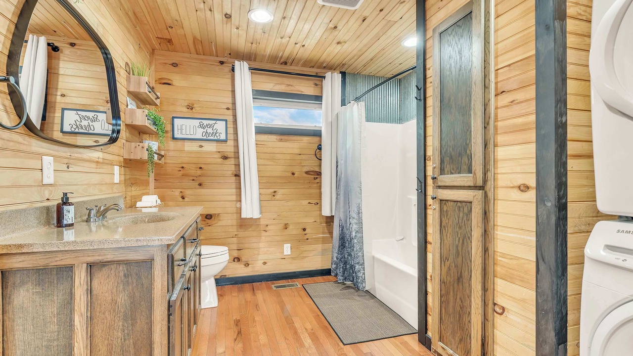Photo of Bathroom in South Pittsburg