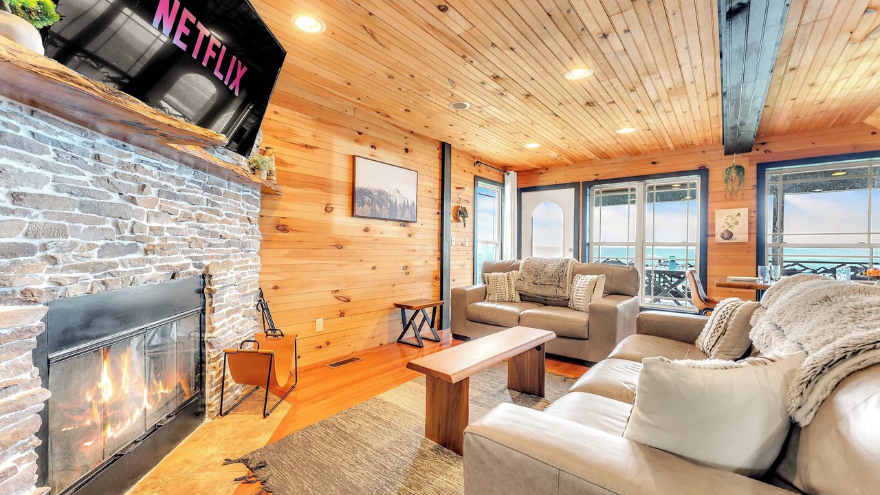 Photo of Livingroom in South Pittsburg