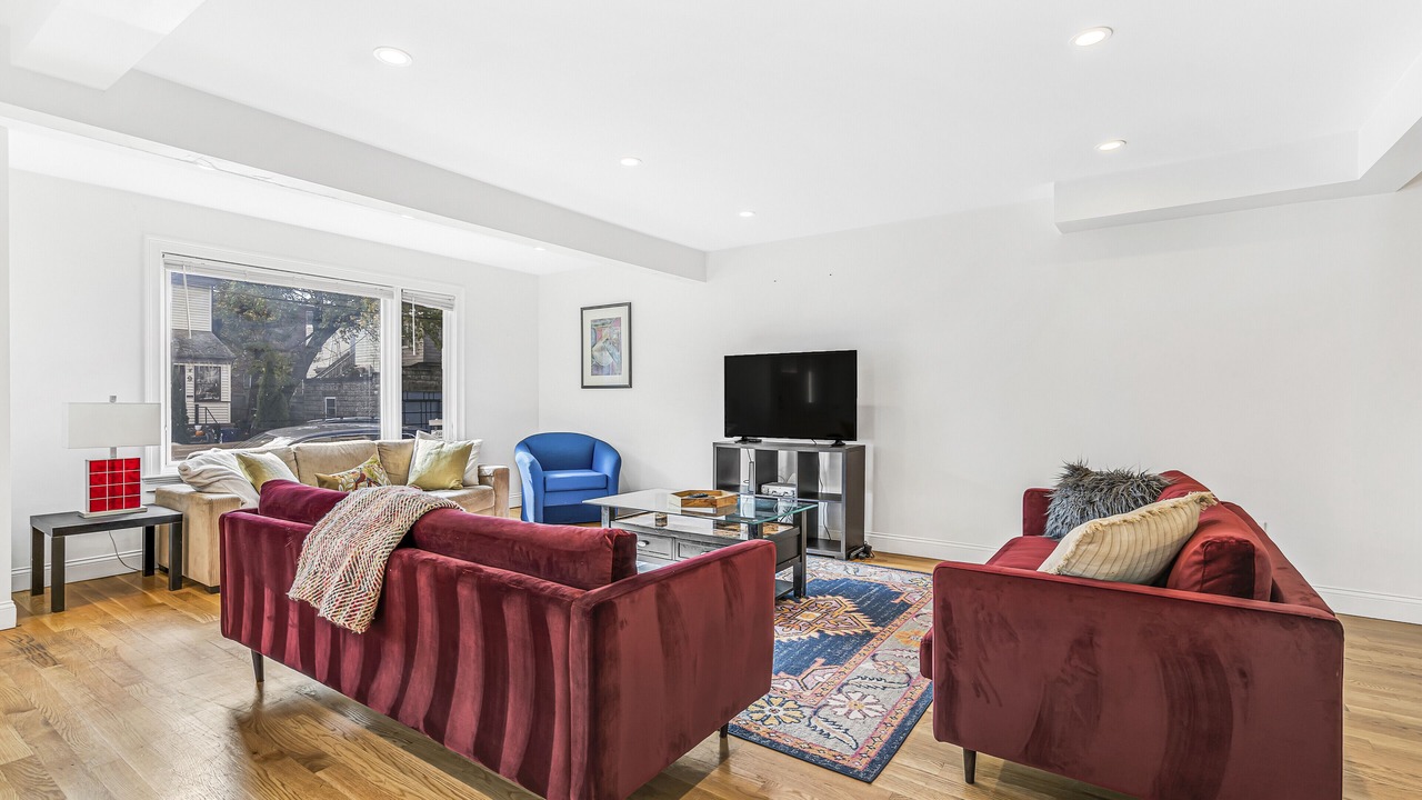 Photo of Livingroom in Allston
