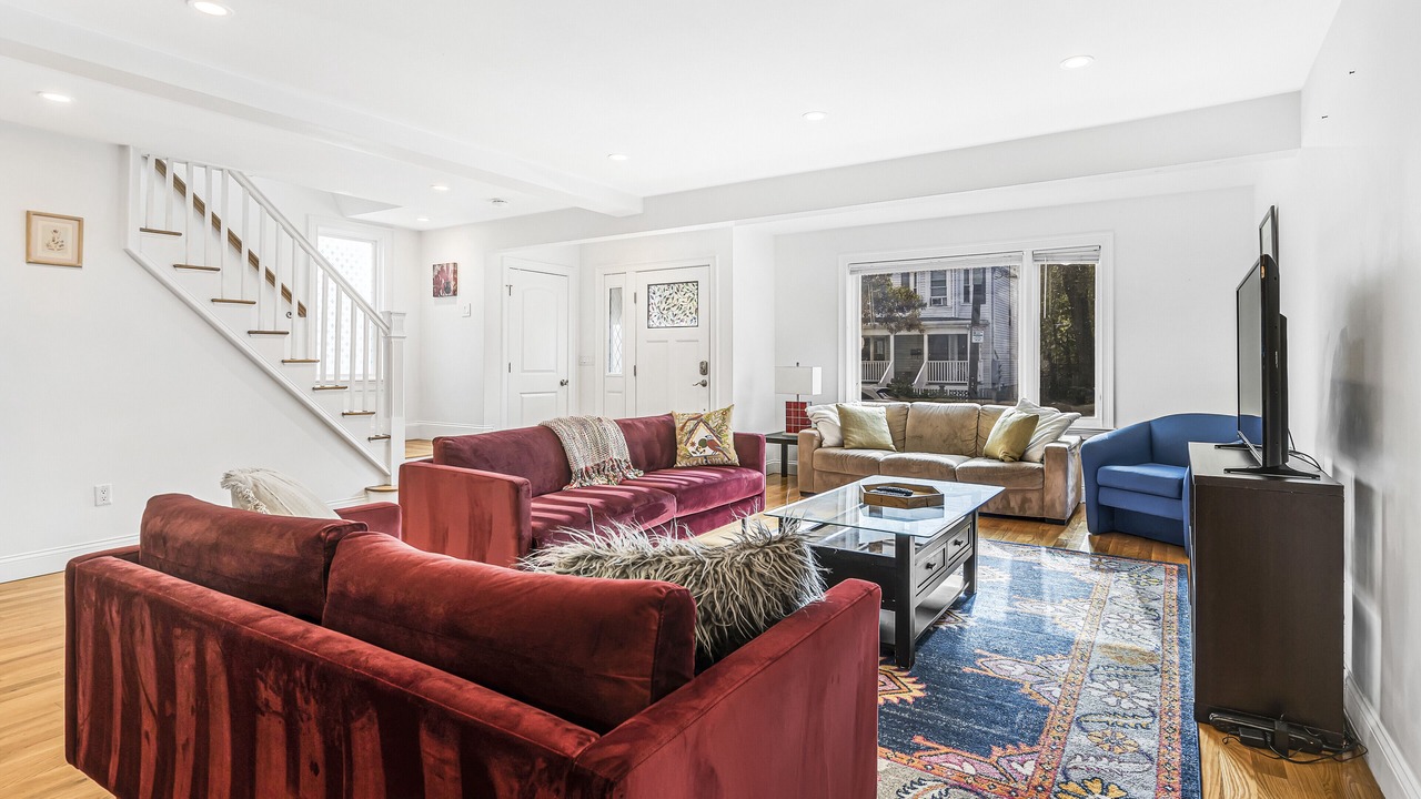 Photo of Livingroom in Allston