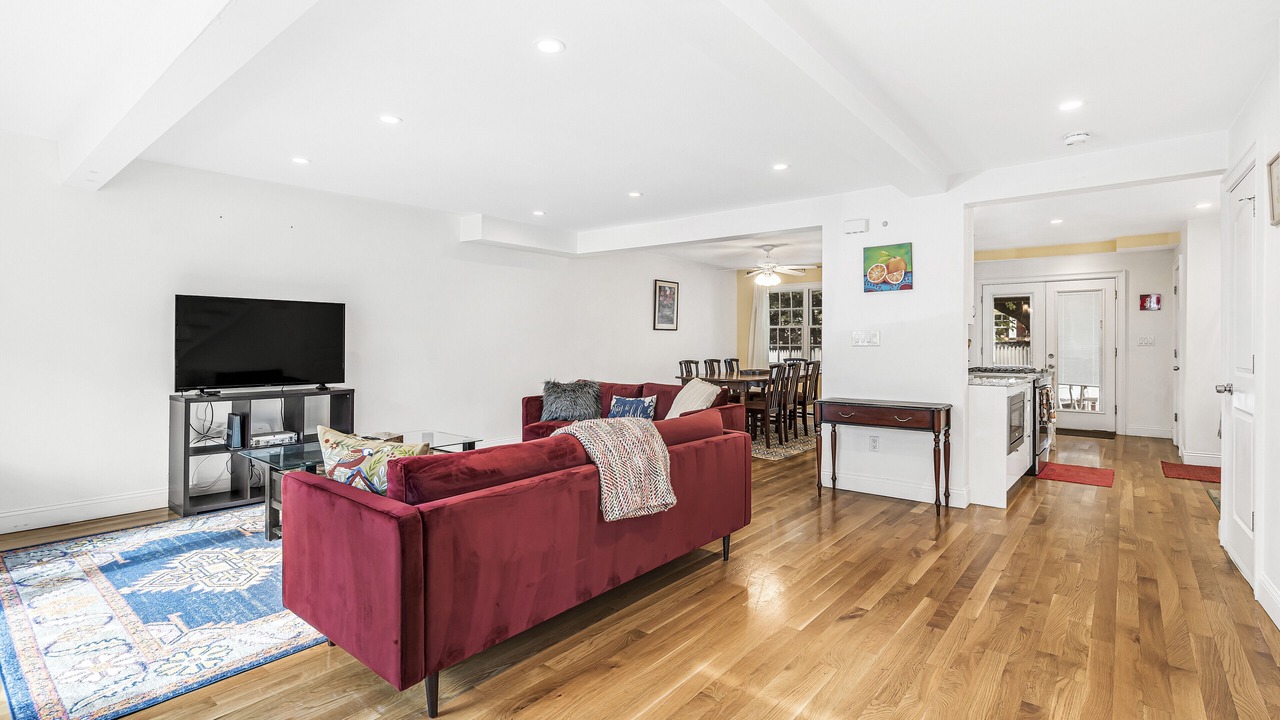 Photo of Livingroom in Allston