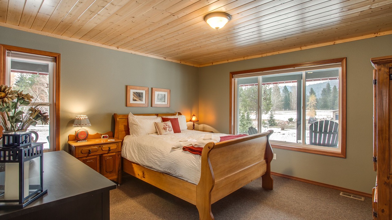 Photo of Bedroom in Leavenworth