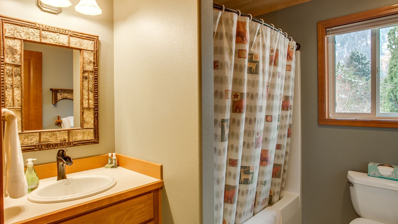 Photo of Bathroom in Leavenworth