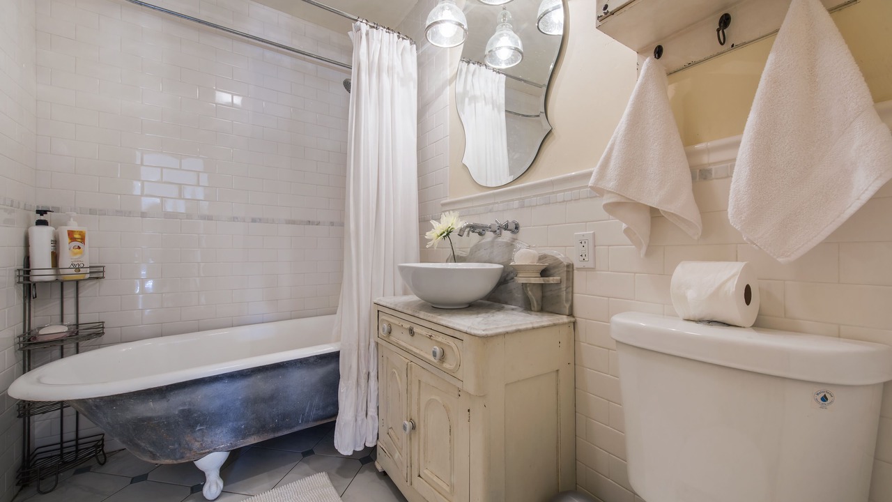 Photo of Bathroom in Mission Beach