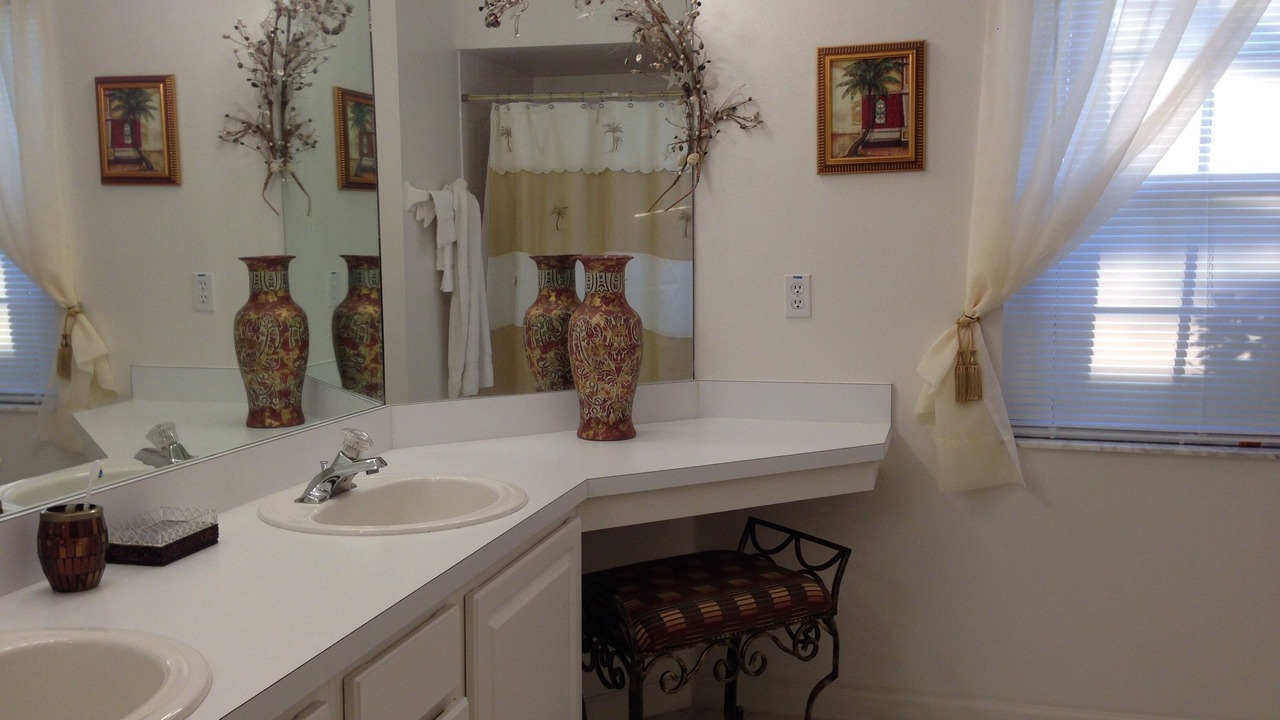 Photo of Bathroom in Crescent Lakes